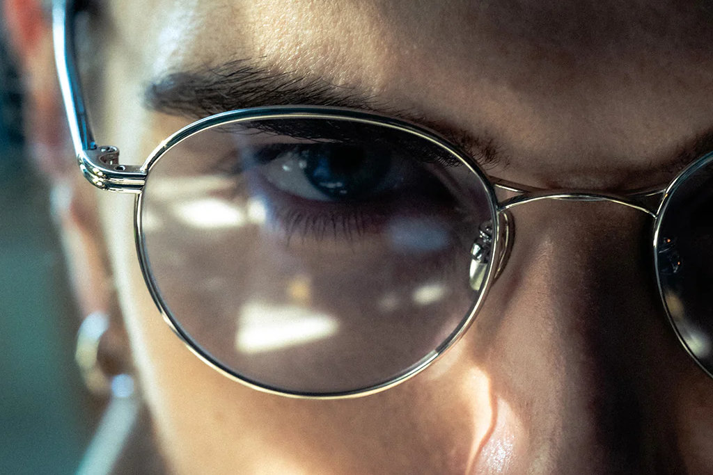 ミスタージェントルマン DAVID カラーレンズの着用ズームアップ