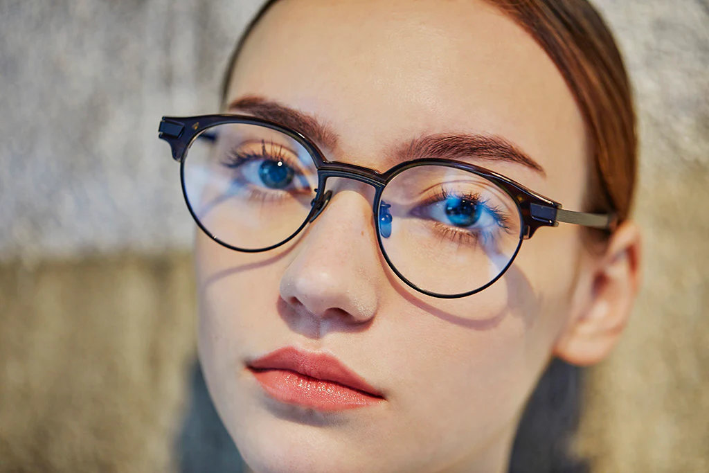 ミスタージェントルマン ダグラス サーモント メガネ着用写真