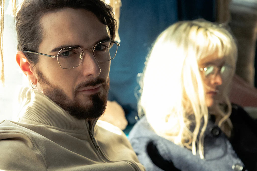 ROBERTはツインブリッジを採用の知的でクールな雰囲気漂うメガネ