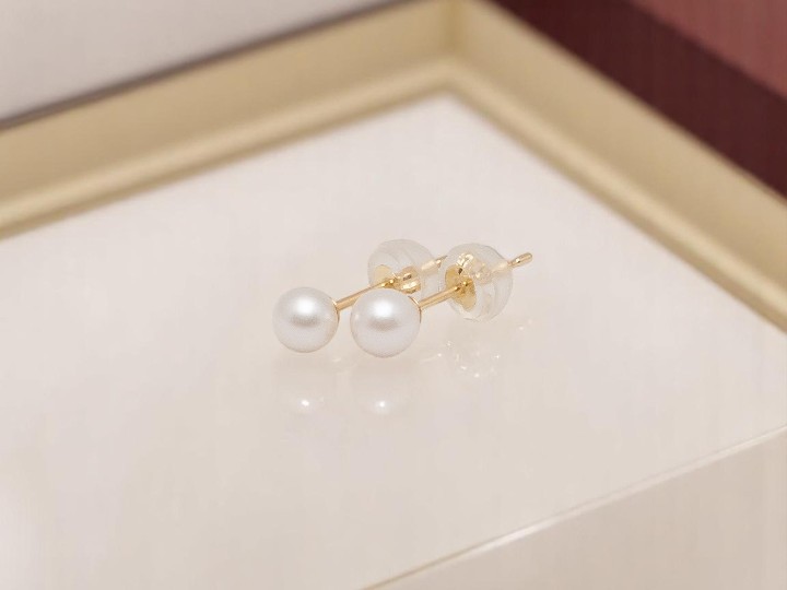 18金イエローゴールド パール直径5mm スタッドピアス イメージ写真
